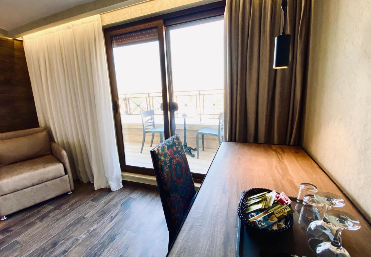 Deluxe Rooms In Blloku Area Tiranë Eksteriør bilde